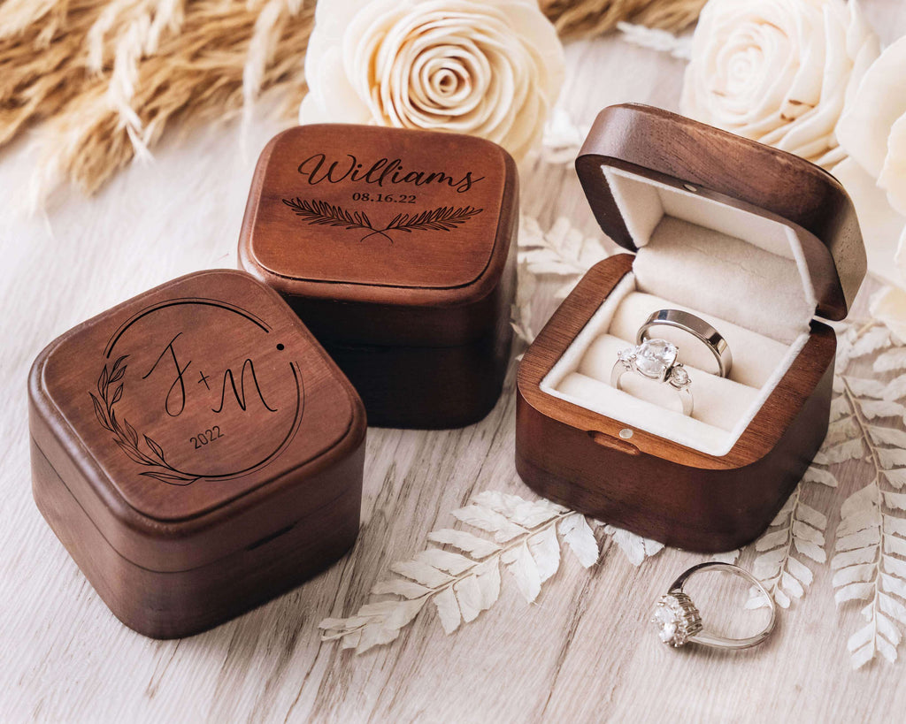 How to get a monogrammed CUSTOM RING BOX for your wedding