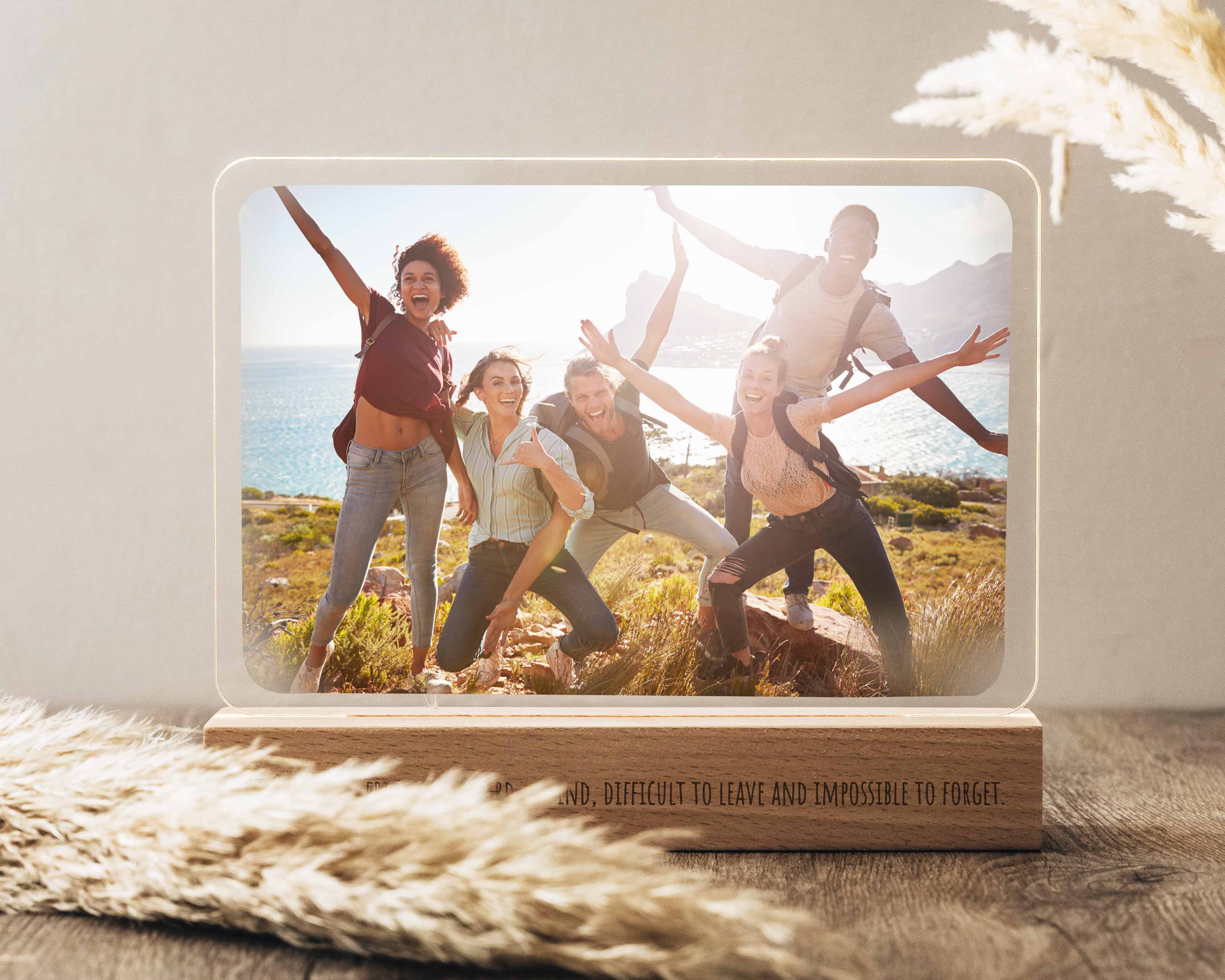 Custom photo lamp with a group of friends - Hundred Hearts